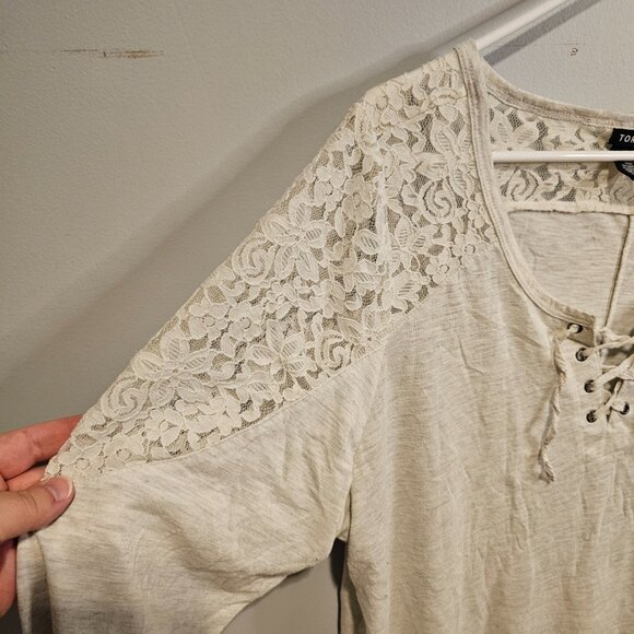 Lace Detail 3/4 Sleeve Raglan Top Size 3 Runs Small - Picture 8 of 8